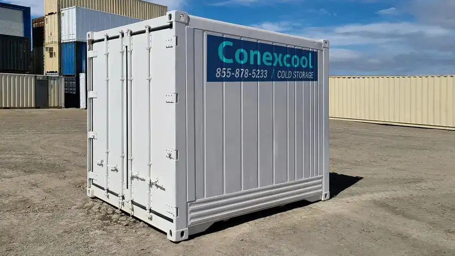 New 40ft refrigerated shipping container — view 1